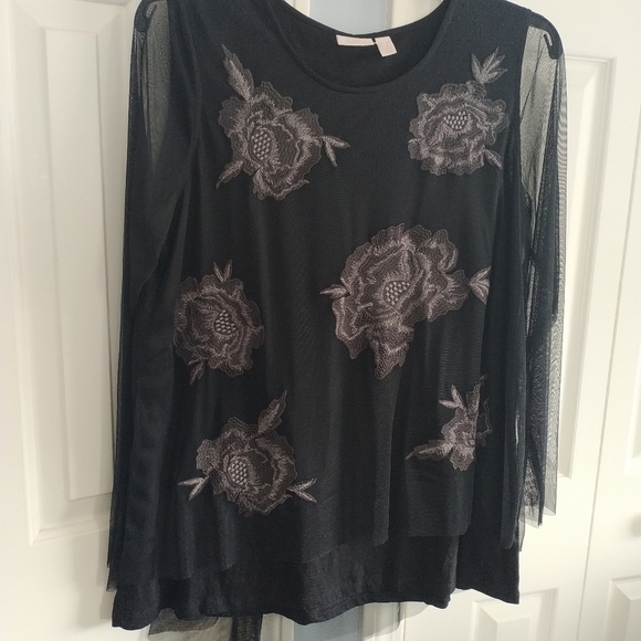 LOGO Lavish Embroidered Black Mesh Slub Knit Top XL - Picture 9 of 12